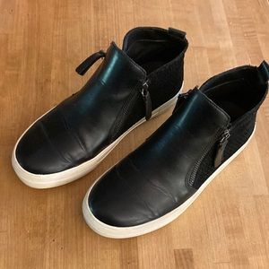 Steve Madden leather casual shoes/ mid tops